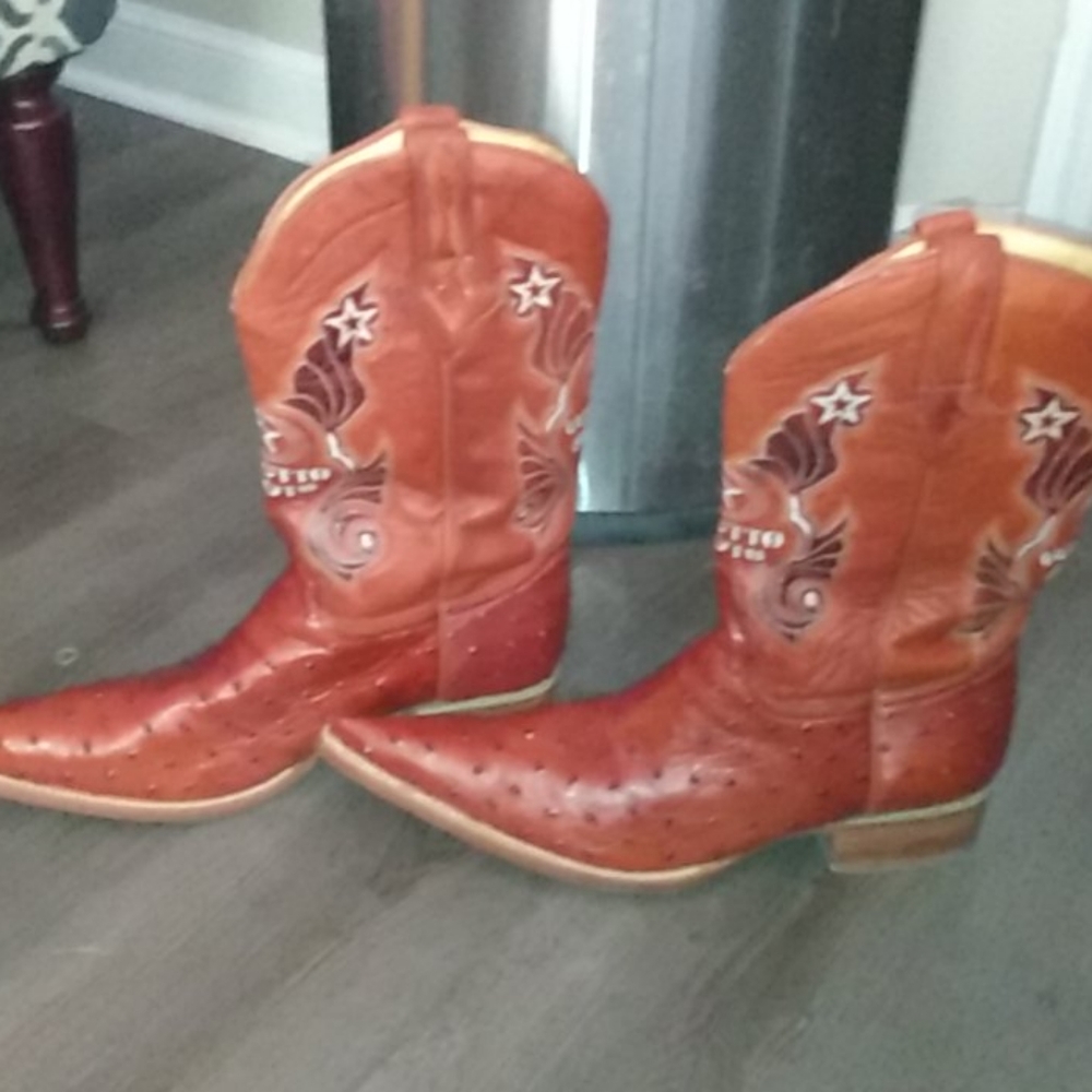 Cowboy boots - Picture 3 of 3